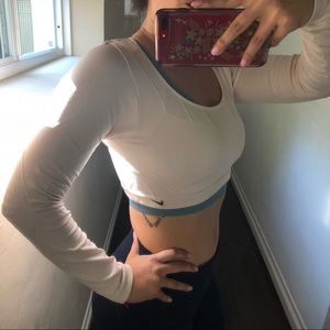 Nike crop top long sleeve